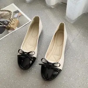 패션 여성 슬립 플랫 신발 로퍼 숙녀 베이지 블랙 워킹 캐주얼 신발 사용자 정의 디자인 빛