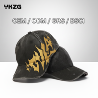 Casquette de baseball vintage grunge en jean noir déchiré, motif dentelé doré, en coton délavé, style streetwear