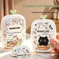 Coffret Cadeau Portable de Soins Personnels : Coupe-Ongles, Ciseaux à Ongles, Repousse-Cuticules et Cure-Oreilles à Motifs Graffiti de Personnages de Dessins Animés