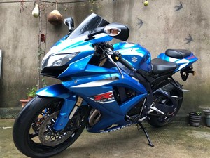 Motocicleta <span class=keywords><strong>Deportiva</strong></span> <span class=keywords><strong>Suzuki</strong></span> GSX600 de 600 cc y 4 Cilindros, Diseño Deportivo y Potencia, Velocidad Máxima >255 km/h - Product Image 4