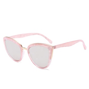 Vente flash - Lunettes de soleil unisexes pour femmes de la marque Benola, modèle Cateye, verres rouges dégradés, modèle 7016 - Product Image 3