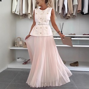 ชุดเซ็ต 2 ชิ้น เสื้อกั๊กแขนกุดทรงเข้ารูปมีกระเป๋าติดกระดุม ผ้าตาข่าย กระโปรงพลีทครึ่งตัว แฟชั่นสำหรับผู้หญิง - Product Image 1