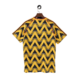 カスタムサッカーユニフォーム レトロセット チーム最新デザイン 熱転写プリント サッカーユニフォーム レッド 高品質 100% - Product Image 1