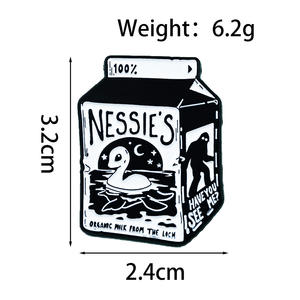 Broche de Cartón de Leche Dibujado a Mano en Blanco y Negro con Lindo Patrón de Monstruo Acuático de Dibujos Animados, Insignia de Aleación, Accesorio de Ropa, En Stock - Product Image 4