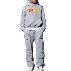 Ensemble survêtement cargo gris clair pour homme avec logo personnalisé, sweat à capuche et pantalon cargo large, vêtements de sport d'hiver - Product Image 1