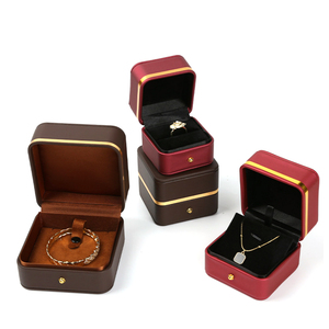 Kulit kustom logo pribadi mewah cincin berlian kemasan kotak perhiasan plastik untuk cincin pernikahan - Product Image 3