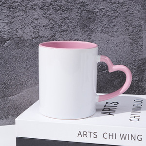 Mug personnalisable avec poignée en forme de cœur, bord coloré créatif, tasse à café en forme de cœur, mug en céramique vierge avec revêtement pour sublimation - Product Image 4