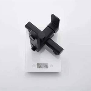 ชุดก๊อกผสมอ่างอาบน้ำแบบเดี่ยว สีดำ ทองแดง ผลิตโดยผู้ผลิต รุ่น 35 #   แกนวาล์วเซรามิกสำหรับน้ำร้อน/น้ำเย็น ขัดเงา - Product Image 2