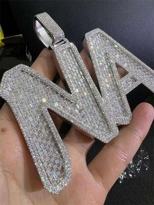 Pendentif en diamant moissanite de qualité supérieure avec un design élégant, un éclat intense et un look stylé, parfait pour un usage quotidien et pour offrir en cadeau - Product Image 3