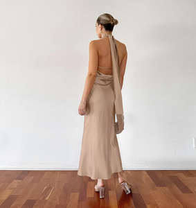 فستان سهرة فرنسي أنيق جديد لعام 2026 بتصميم مخصص، فستان طويل فاخر للنساء بلون الشمبانيا، فستان مثير بدون أكمام وظهر مكشوف - Product Image 2