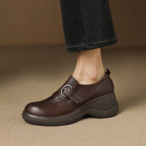 รองเท้าส้นสูงสไตล์เรโทร หนังแท้สีพื้น กันน้ำ พื้นนุ่ม ตัดลึก สายรัดหนังเต็มตัวแบบหัวเข็มขัด - Product Image 3