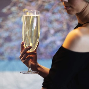 Contient une bouteille entière de <span class=keywords><strong>champagne</strong></span> Capacité de 700 ml Flûte à <span class=keywords><strong>champagne</strong></span> extra large Jumbo surdimensionnée géante de taille supérieure - Product Image 4