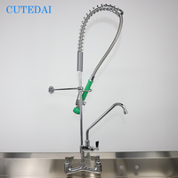 Robinet d'évier de cuisine à double trou de 47 pouces de hauteur pré-rinçage avec robinet supplémentaire de 12 pouces en laiton pour usage hôtelier