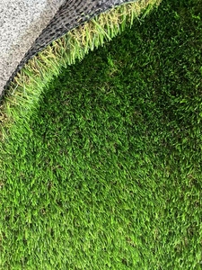 Tapis de <span class=keywords><strong>gazon</strong></span> artificiel LUYI, best-seller en Chine, en plastique vert, pour décoration de sol extérieur - Product Image 4