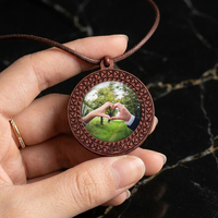 Photos quotidiennes personnalisables pour les couples, colliers ronds en bois, cadeaux surprise pour la Saint-Valentin et accessoires portables