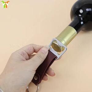 Abridor de regalo de cuero de envío rápido llavero 6 colores cuero mejor hombre regalo abridor de acero inoxidable regalo de boda abrebotellas - Product Image 5