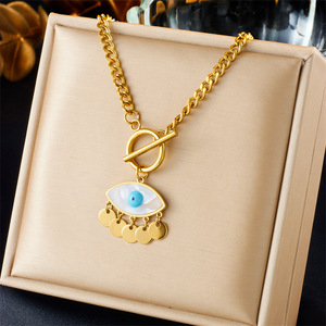 Acier inoxydable Amour Yeux Papillon Croix Or 18K Collier Mode Rétro Polyvalent Bijoux pour Femmes Personnalisation Vente en Gros - Product Image 4