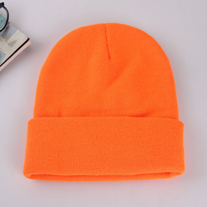 Bonnet personnalisé avec logo brodé, en fibre acrylique, tricoté, imprimé sur toute la surface, pour homme, femme, unisexe, chaud, hiver. - Product Image 4