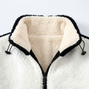Veste Teddy Oversize Noire Crème pour Femme en Polaire Haute Densité et Fausse Fourrure en Polyester, Col Montant, Fermeture Éclair Intégrale, Colorblock, Fabrication Personnalisée - Product Image 4
