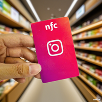 Carte de clé d'hôtel RFID étanche avec code QR économie d'énergie pour le système de verrouillage de porte de villégiature et le partage de profil de médias sociaux