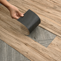 Décoration de la maison Carreaux de vinyle autocollants pour revêtement de sol LVT Planche de vinyle de luxe