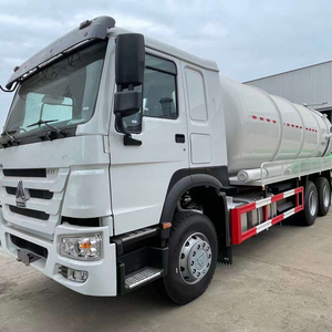 Camión de Succión de Aguas Residuales Sinotruck Howo 20CBM 6x4 en Venta en Dubái - Product Image 5