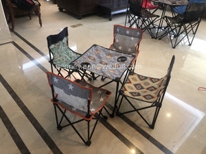 <span class=keywords><strong>Table</strong></span> de <span class=keywords><strong>camping</strong></span> pliante compacte carrée sur mesure pour l'extérieur, <span class=keywords><strong>table</strong></span> de pique-nique portable mini avec impression, en fer <span class=keywords><strong>bleu</strong></span> compact - Product Image 3