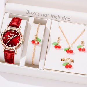 Montre élégante pour femme, bracelet en or, montre à quartz, montre-bracelet minimaliste pour femme, cadeau - Product Image 4
