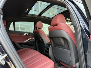 Auto Usado en Venta, <span class=keywords><strong>BMW</strong></span> <span class=keywords><strong>X6</strong></span> XDrive30i 2022, Paquete M Sport, SUV Usado, Volante a la Izquierda, Automático, Lujoso, 265hp, Tracción en las Cuatro Ruedas, Excelente Estado - Product Image 4