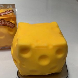 Juguete Antiestrés de Silicona con Forma de Queso Gigante, 10 cm, para Aliviar el Estrés, Regalo Realista con Forma de Comida, Marca BOTUBrand - Product Image 1
