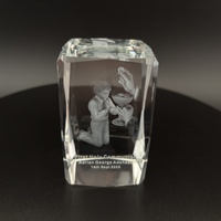 Bloc de cristal gravé au laser 3d personnalisé avec cadeaux pour garçons de première communion