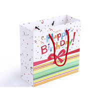 Sac cadeau d'anniversaire en papier couché de luxe avec impression offset, emballé en carton
