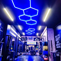 Équipement de fitness à assembler soi-même, design de salle de sport, éclairage intérieur, lumière hexagonale pour salle de sport