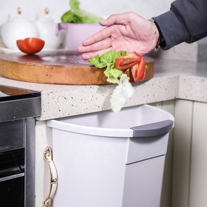 Eco Friendly Kitchen Cabinet Door Hanging Can Rubbish Container Mini Trash Bin