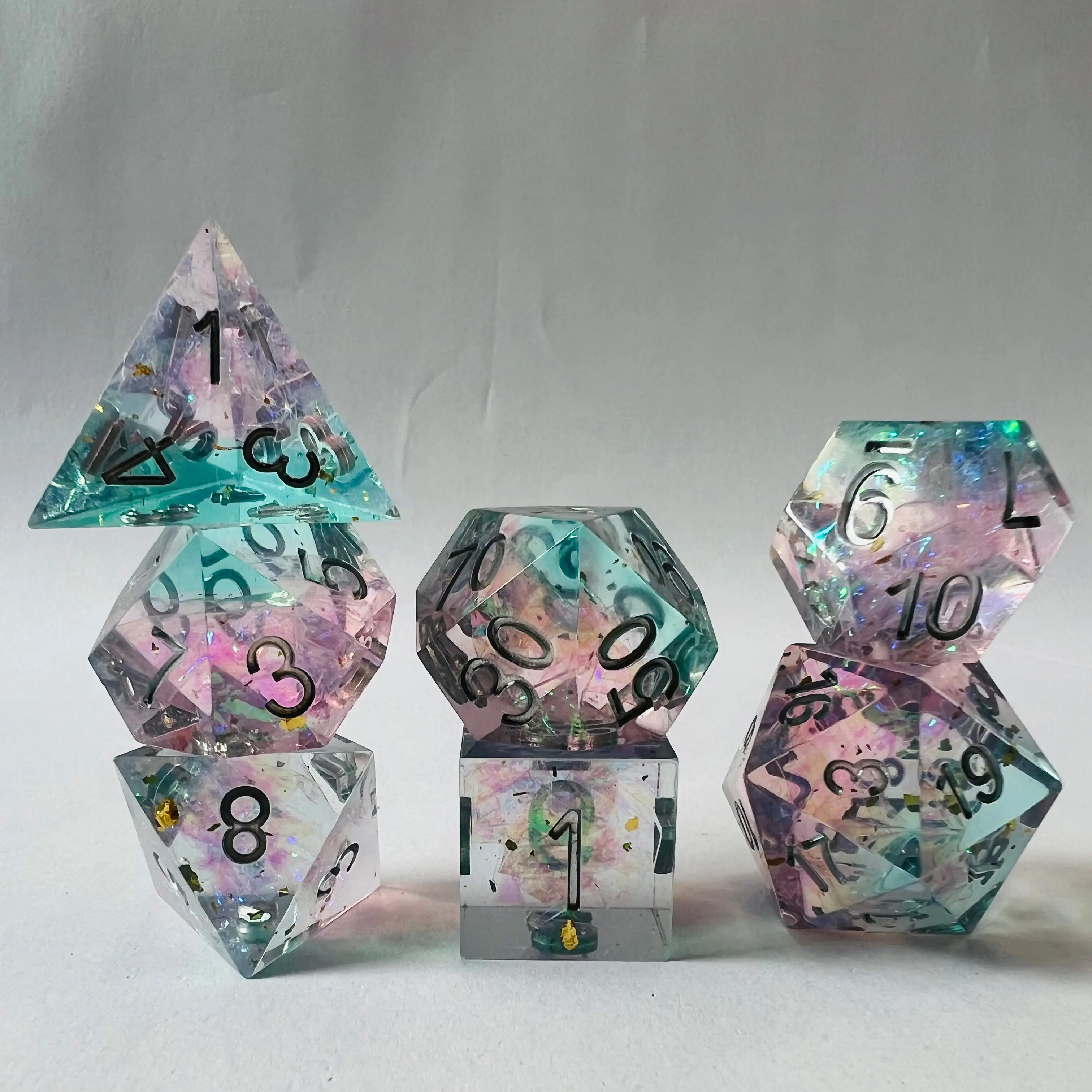 Tablero de poliedro poliédrico o juegos de cartas Juego de rol Mazmorras y dragones Trpg Dnd Juego de dados de cubo de resina
