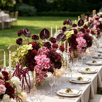 Arrangement floral artificiel d'orchidées roses et blanches bordeaux, anthurium suspendu, amarante, centre de table floral pour la décoration de table de mariage