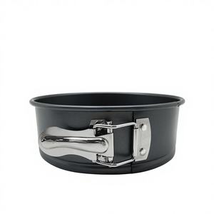 Molde Redondo Antiadherente de Acero al Carbono de 8'' con Fondo Extraíble, Apto para Horno - Product Image 1