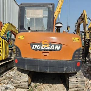 Excavadora DOOSAN DX55-9c de 5.5T, Alto Rendimiento y Durabilidad para Agricultura y Construcción a Pequeña Escala - Product Image 1
