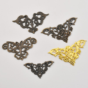 Antique Zinc Alloy <b>Corner</b> <b>Protectors</b> European Style Hollowed Out Decorative Hardware For Wooden Boxes Wine Boxes Retro <b>Corner</b> - Product Image 3