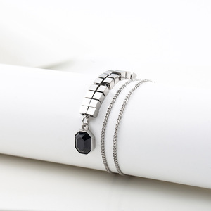 สร้อยคอไทเทเนียมทรงเรขาคณิตประดับพลอยสีดำสำหรับทุกเพศ สวมใส่ได้ทุกวัน - Product Image 3