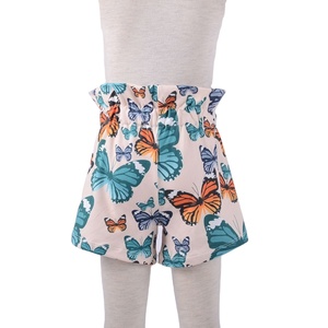 Shorts pour bébé fille Bloomies en tricot décontracté à imprimé floral, taille mi-haute élastique, avec motif papillon - Product Image 2