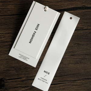 Nouvelles étiquettes volantes de luxe en papier personnalisé écologique pour vêtements avec conception de logo gratuite étiquettes de chaîne de cartes noires estampillées à chaud pour sacs chaussures - Product Image 3