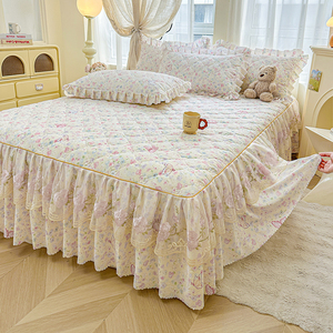 Juego de Ropa de Cama Acolchada con Diseño Floral Morado, 4 Piezas, Cubrecama con Volantes de Encaje y Fundas de Almohada, Tamaño King y Queen, Ropa de Cama de Algodón Suave - Product Image 3