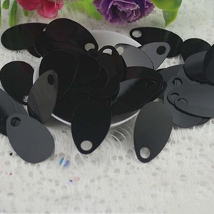 Paillettes en PVC en vrac, forme œuf à gros trous, 18*30mm, pour déguisements de fête DIY, ornements de robes, pulls, robes de mariée et couture - Product Image 5