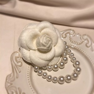 Alta Qualidade Handmade Tecido Camélia Flor Broches com Pérola Broche Pin Badge Casamento e Roupas de Festa Jóias para Mulheres - Product Image 5