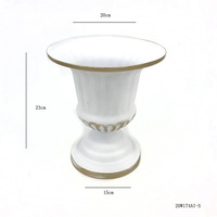 Vase à fleurs en fer blanc de style palais européen, à pied haut, pour décoration d'hôtel et d'hébergement, robuste et durable, pour fleurs séchées
