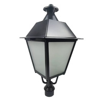 Lampadaire de cour carrée à module LED standard UE 100W IP55 6000lm 3000-6000K, large plage de tension, en aluminium sur mesure