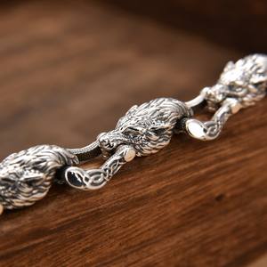 2024 nouveau design minimaliste loup marche <span class=keywords><strong>monde</strong></span> hommes bracelet rétro créatif haut de gamme conception domination de l'industrie lourde - Product Image 4