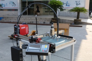 Độ Chính Xác Cao 2200 <span class=keywords><strong>CNC</strong></span> Hồ Sơ Máy Cắt Trung Quốc Giá Plasma Máy Cắt - Product Image 5