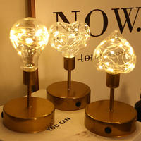 Lampe de table LED miniature moderne, base en cuivre, abat-jour noir et or, alimentée par batterie, décoration intérieure, lumière de nuit intelligente pour Noël